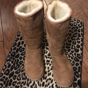Sheepskin Boots 👢.   Size 7